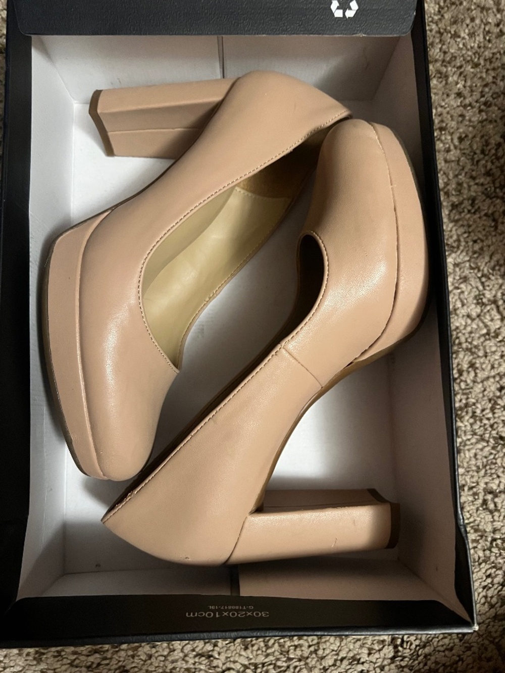 Naturalizer women heels sz 8
